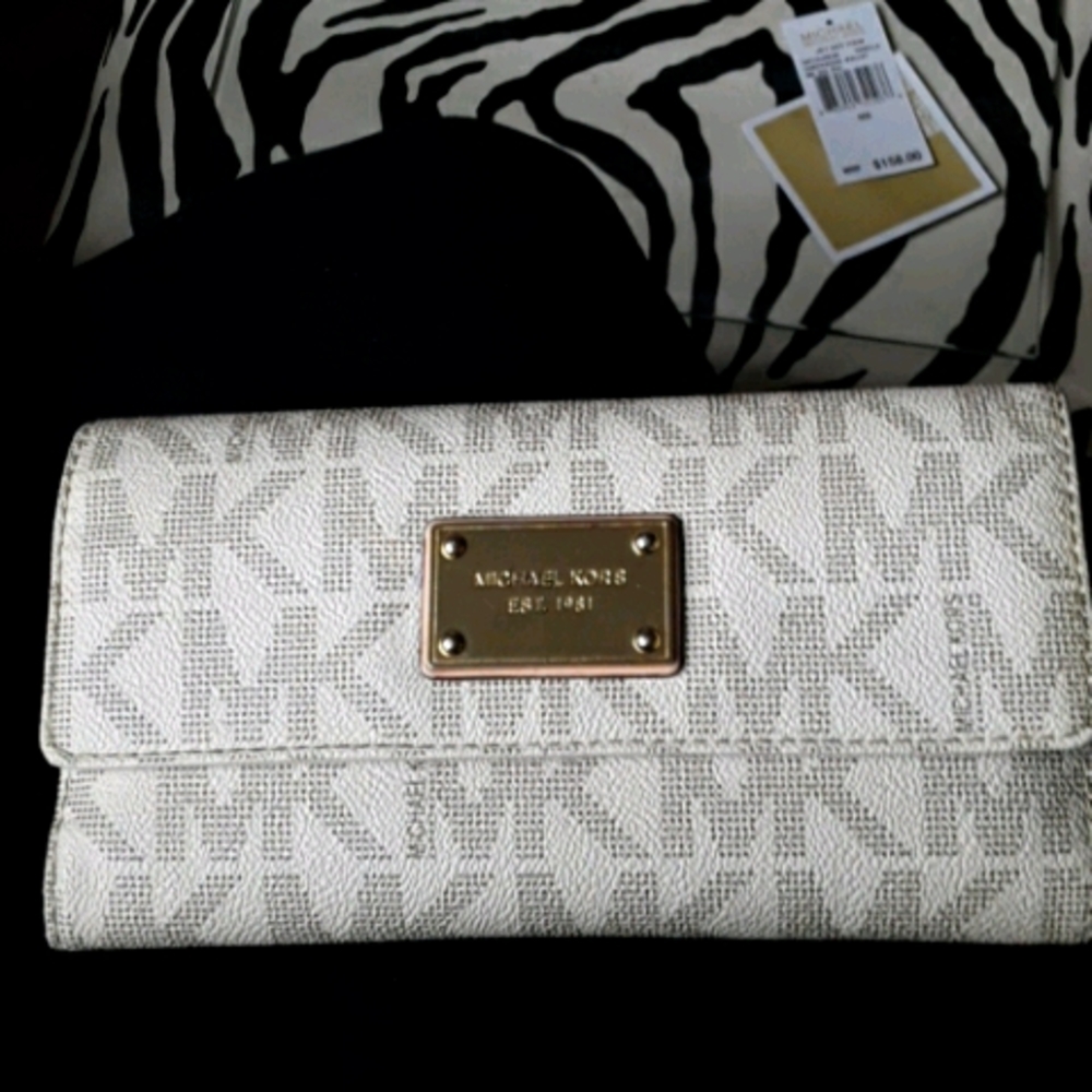 Authentic MK